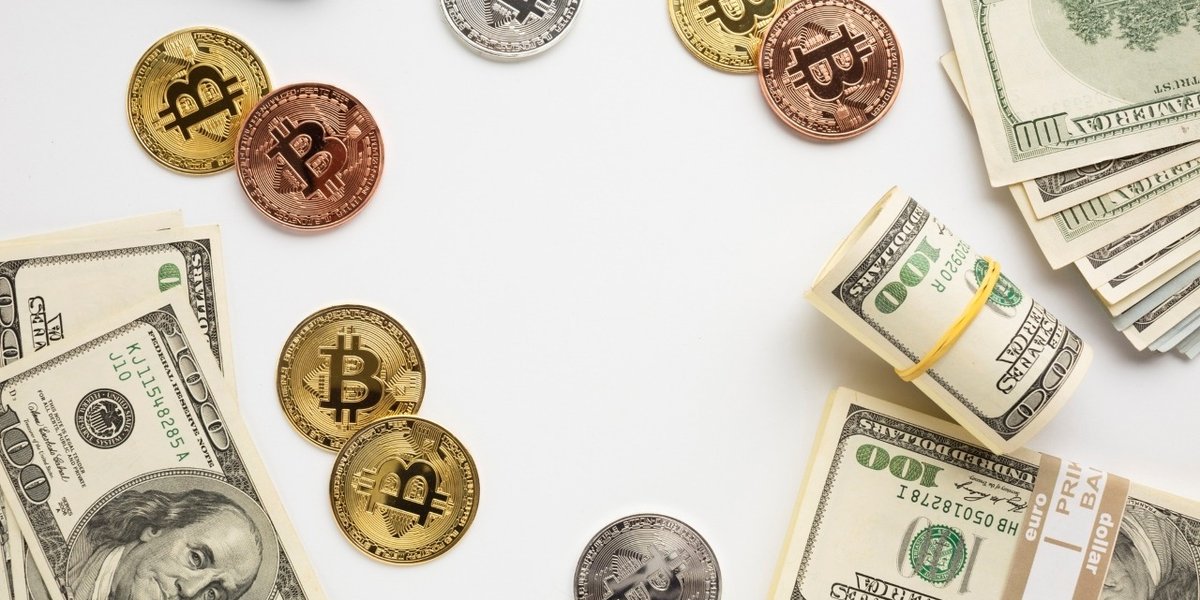 wp-0229a2d104ffc965-currency-desk-top-view