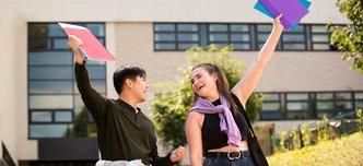 wp-0b75f404633b4828-college-students-cramming-outdoor