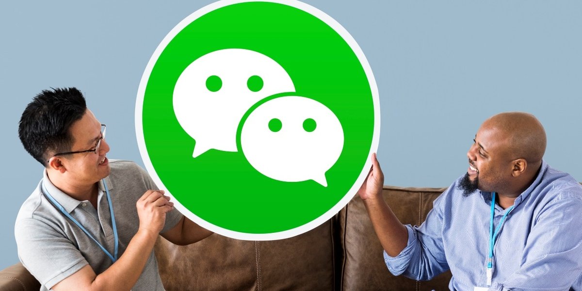 wp-3192acfe987103f9-men-showing-wechat-icon