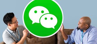 wp-3192acfe987103f9-men-showing-wechat-icon