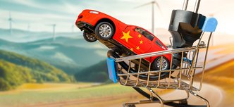 wp-4d70b82660ce1f84-Toy,Car,With,The,Chinese,Flag,And,Electrical,Plug,Inside