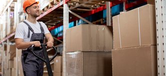 wp-6a9fdba9eb2dd15e-medium-shot-man-logistic-warehouses