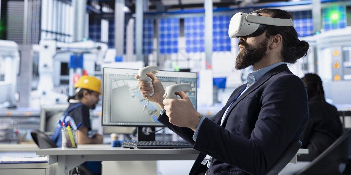 wp-8bc86e93467d328b-solar-panels-plant-worker-uses-vr-workflow-enhancement