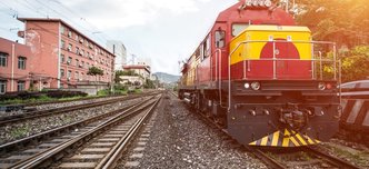 wp-98ddab95c460f0f1-train-stopped-railway