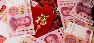 wp-cf00bb597c6c81a3-closeup-shot-100-chinese-yuan-cny-banknotes-chinese-traditional-red-envelop