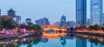 wp-e1f5275363918087-chinese-tourist-place-river-skyline